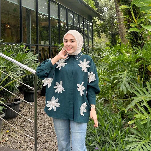 Diana Flowery Blouse Linen Bunga-Bunga Modis